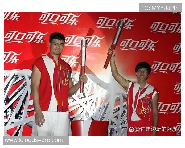 姚明在赛场上的精彩表现与不屈精神的完美结合