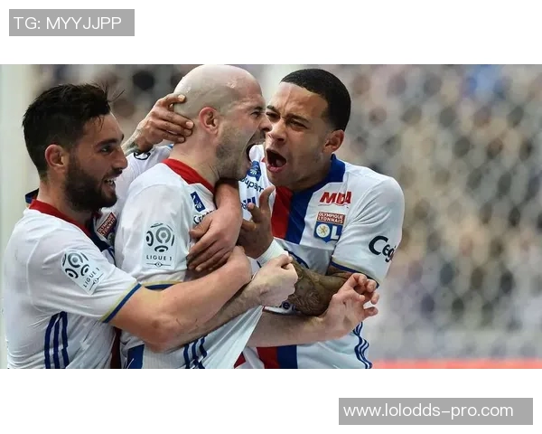 友谊赛精彩回顾:那不勒斯大胜里昂红牌事件引发全场热议 友谊赛精彩回顾:那不勒斯大胜里昂红牌事件引发全场热议