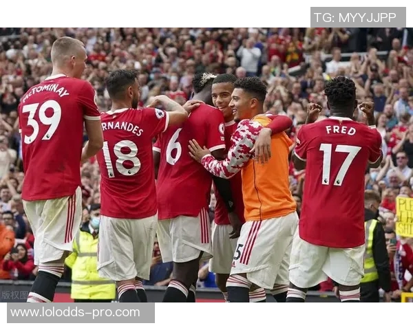 友谊赛精彩对决多特蒙德与曼联战成平局神扑瞬间引发全场热烈反响 友谊赛精彩对决多特蒙德与曼联战成平局神扑瞬间引发全场热烈反响