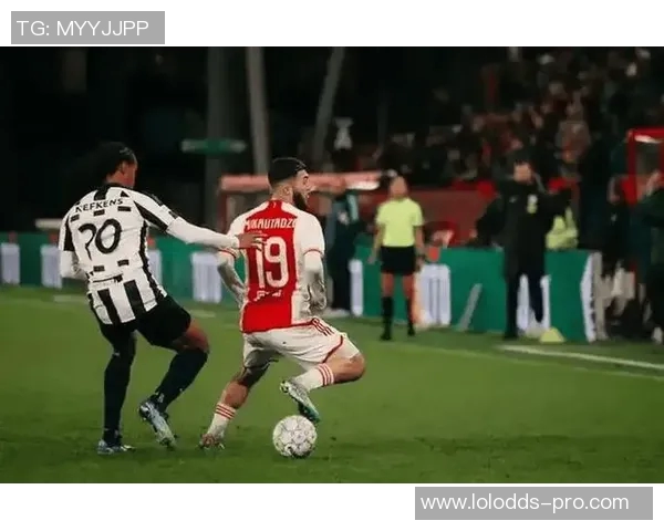 英超焦点战曼联小胜皇马争议判罚引发全场热议