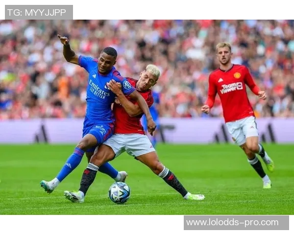 友谊赛精彩回顾：里昂完胜本菲卡补时进球点燃全场激情